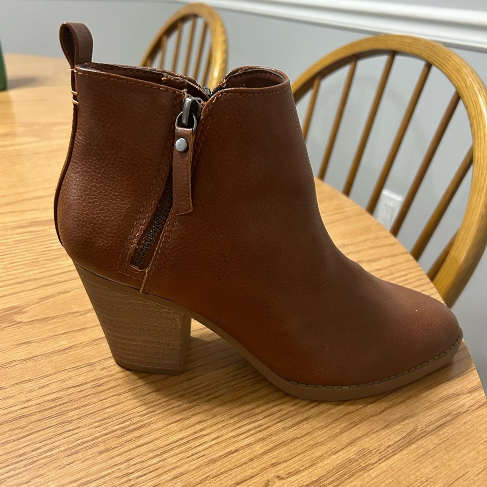 Universal Thread Boots - Picture 3 of 6